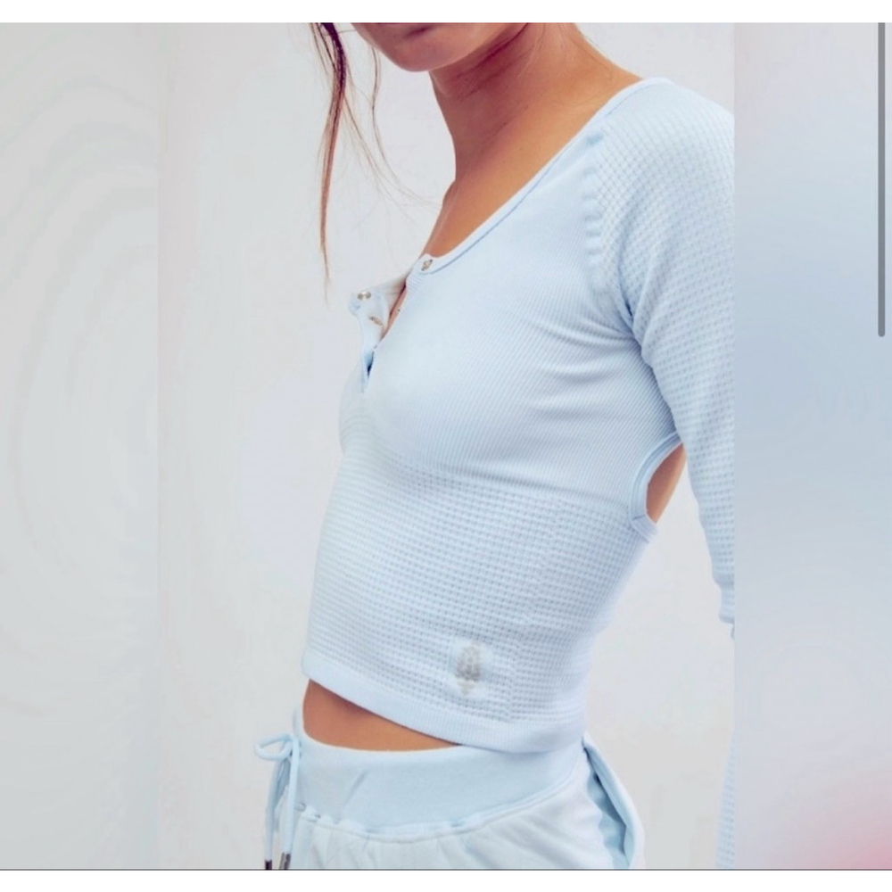 Free People FP Movement Bail Out Long Sleeve Layering Top Light Blue M/L NWT - Picture 2 of 5